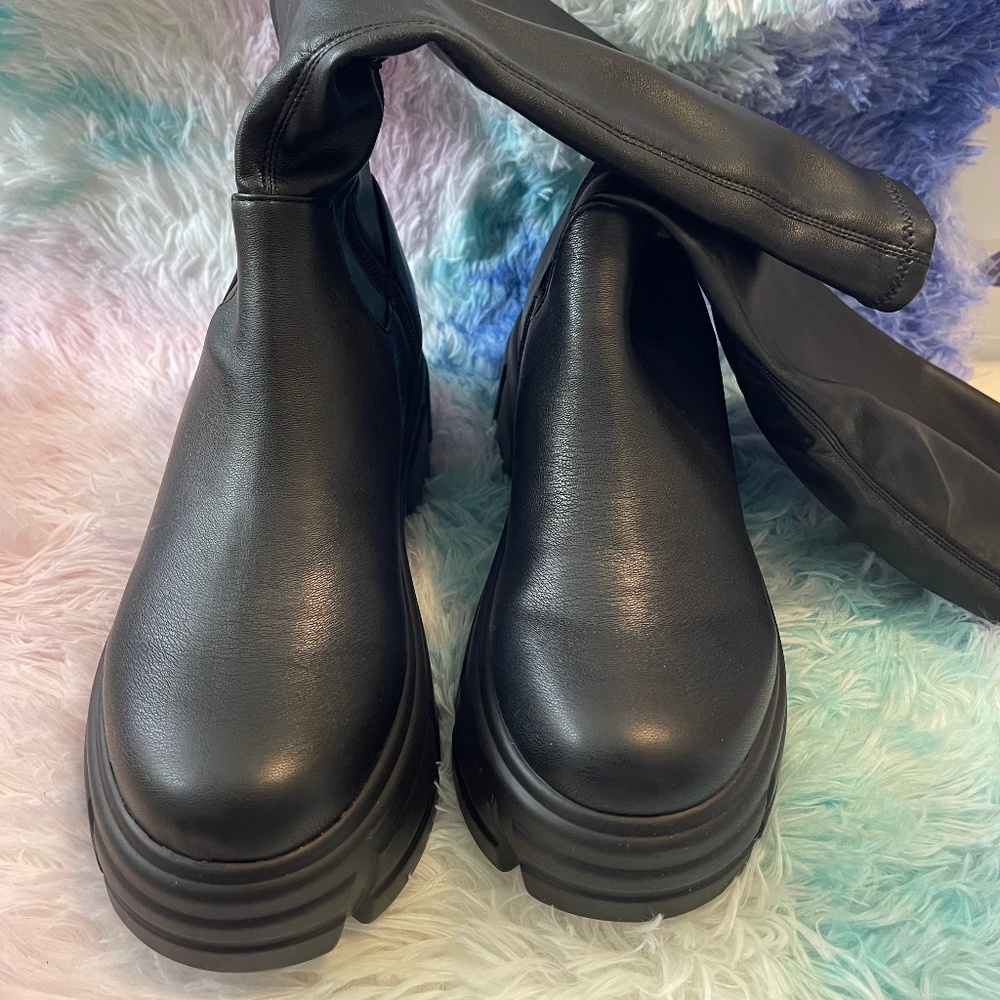 Steve Madden black stretchy pull on boots - New